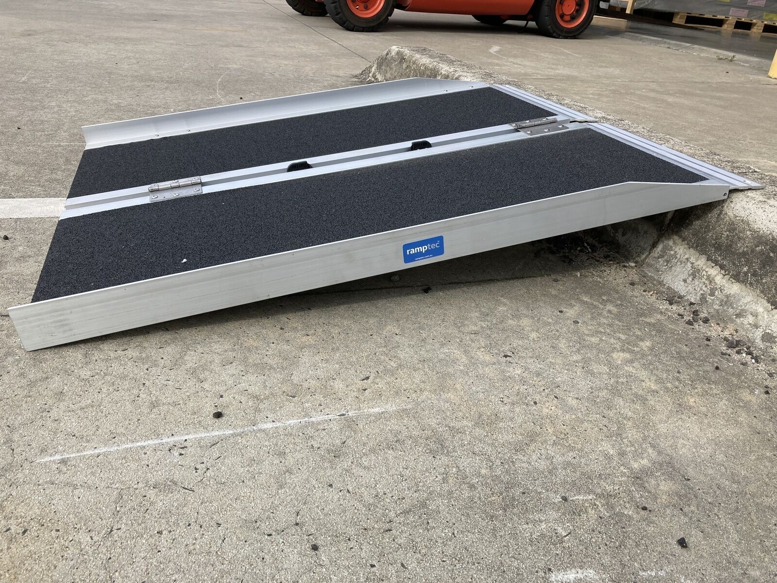Ramptec 4 Foot Aluminium Wheelchair / Scooter Ramp Portable For Mobility Aids
